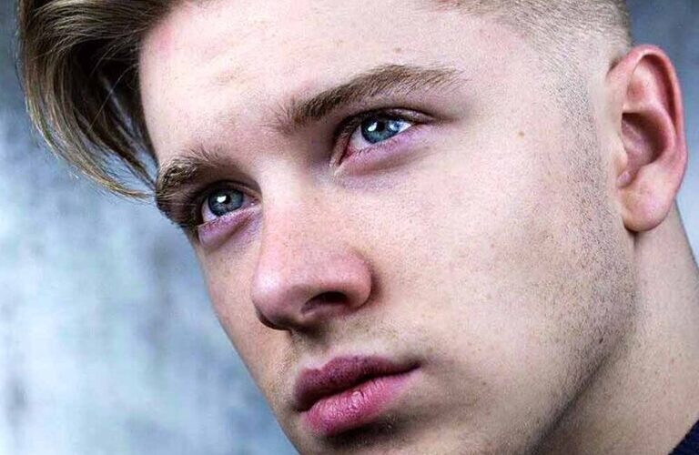 Best Low Taper Haircuts For Men
